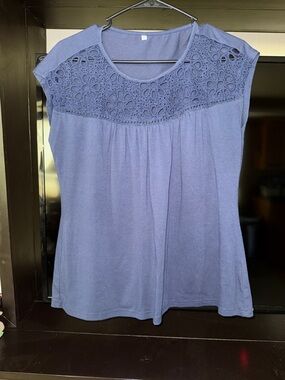 Women's Lace Yoke Short Sleeve Top - Blue